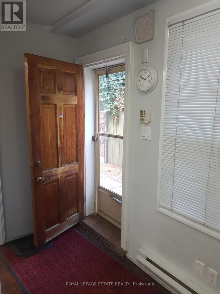 Photo 10 of Main Floor 238 Gerrard Street E, Toronto ON
