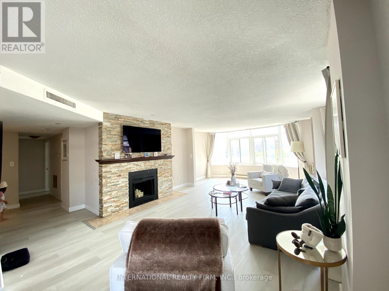 Photo 15 of 605 135 George Street S, Toronto ON