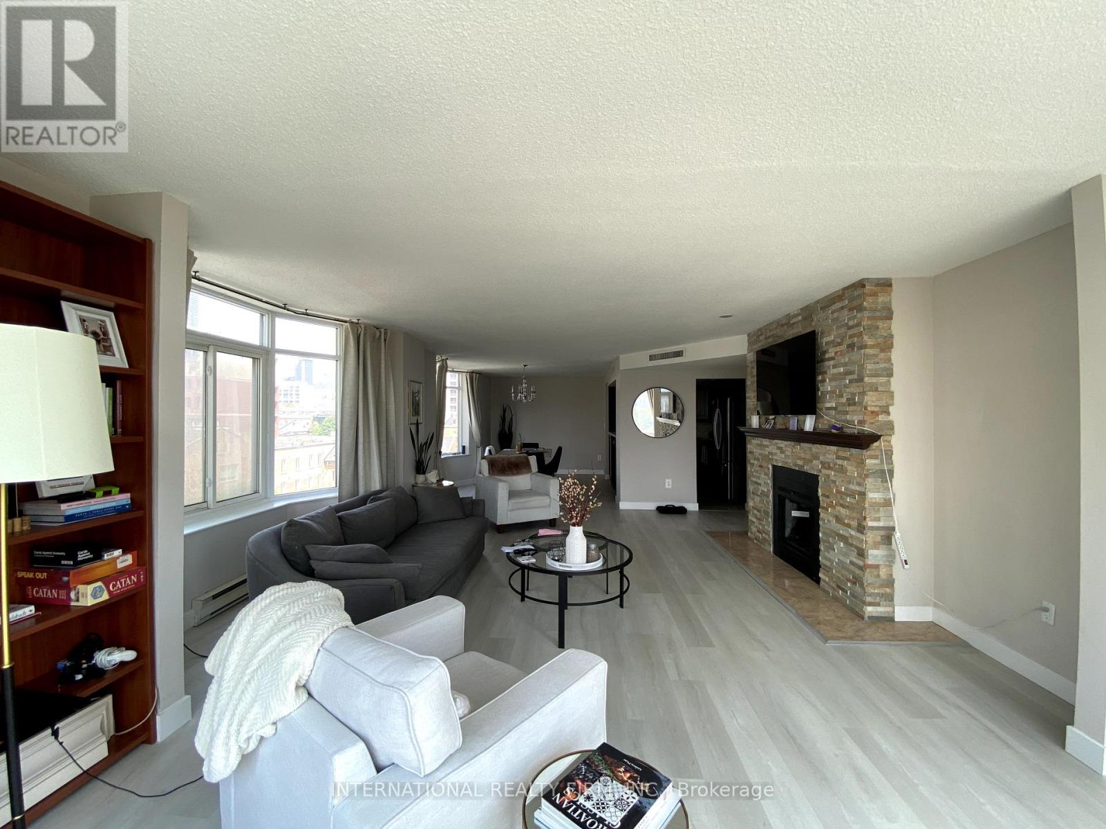 Photo 7 of 605 135 George Street S, Toronto ON