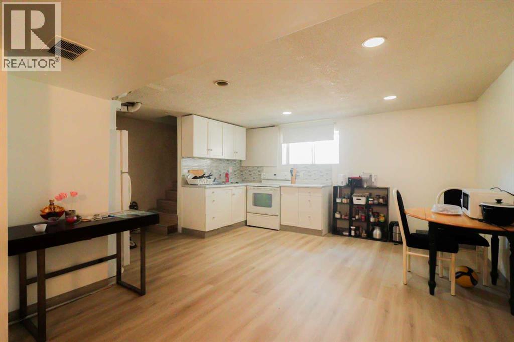 236 Pinetree Road NE, Calgary, Alberta