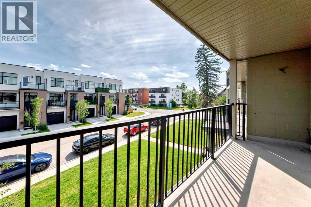 Photo 2 of 11 1516 24 Avenue Sw, Calgary AB