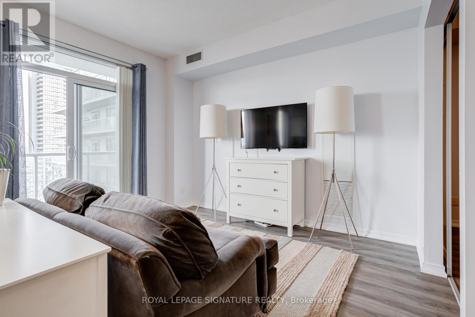 Photo 8 of 2108 352 Front Street W, Toronto ON