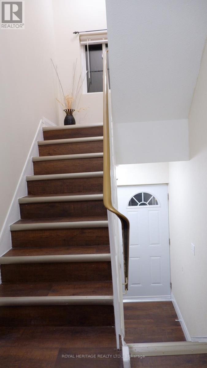 Photo 7 of 137 50 Golf Club Road, Toronto ON