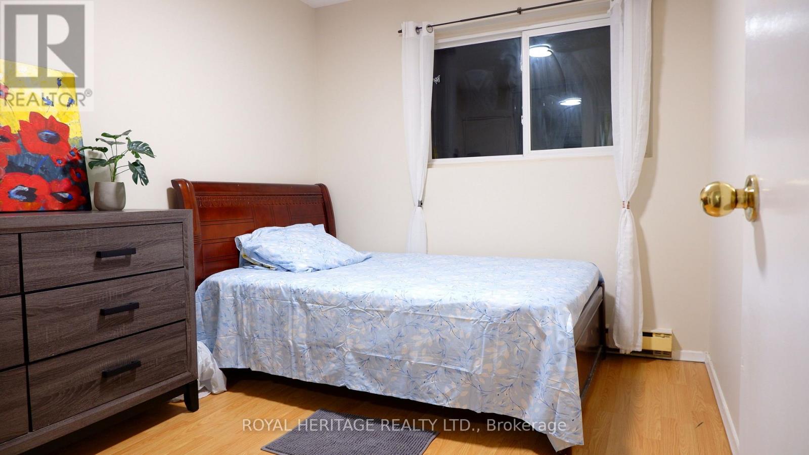 Photo 5 of 137 50 Golf Club Road, Toronto ON