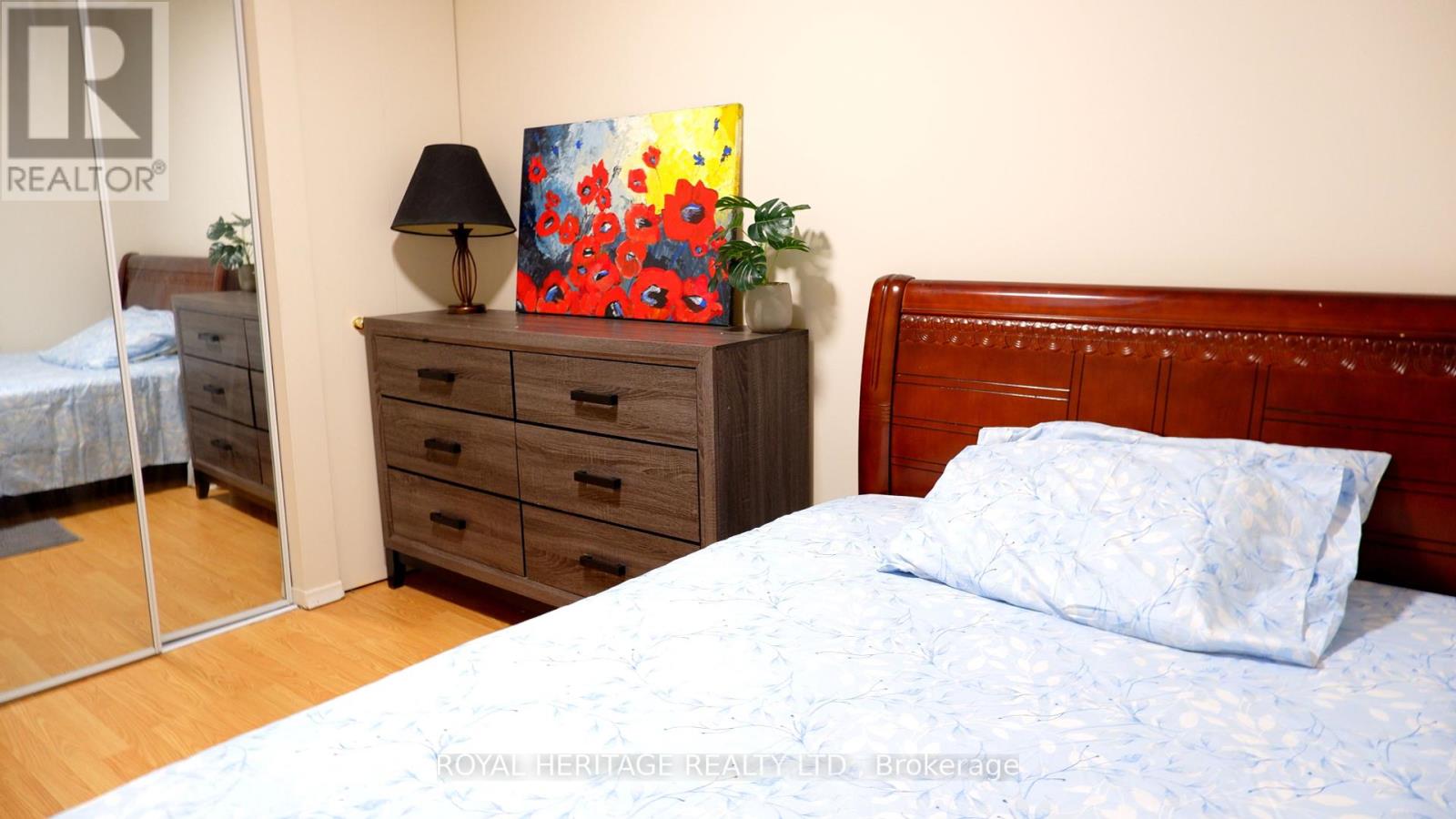 Photo 14 of 137 50 Golf Club Road, Toronto ON