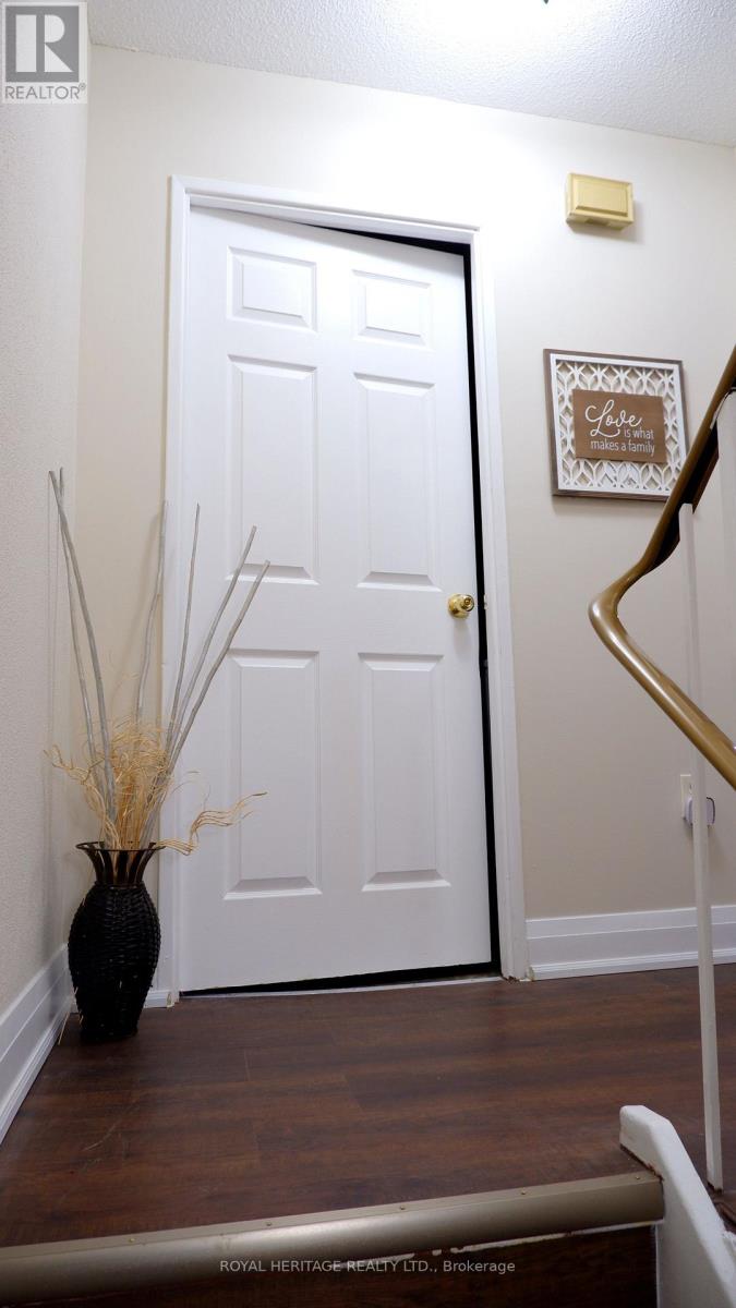 Photo 9 of 137 50 Golf Club Road, Toronto ON