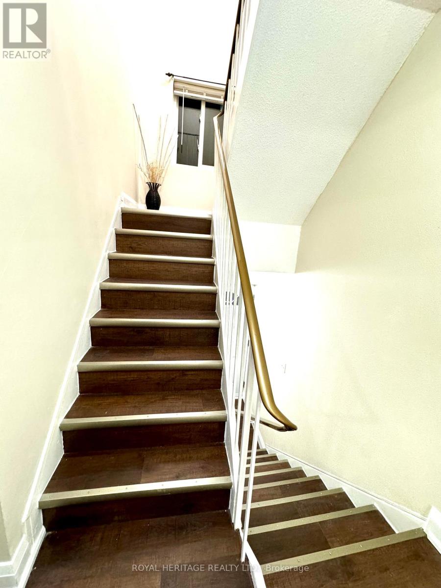 Photo 13 of 137 50 Golf Club Road, Toronto ON