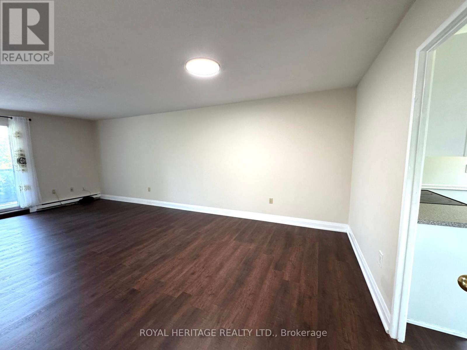 Photo 12 of 137 50 Golf Club Road, Toronto ON