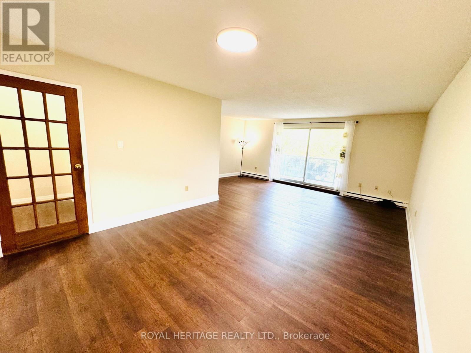 Photo 2 of 137 50 Golf Club Road, Toronto ON