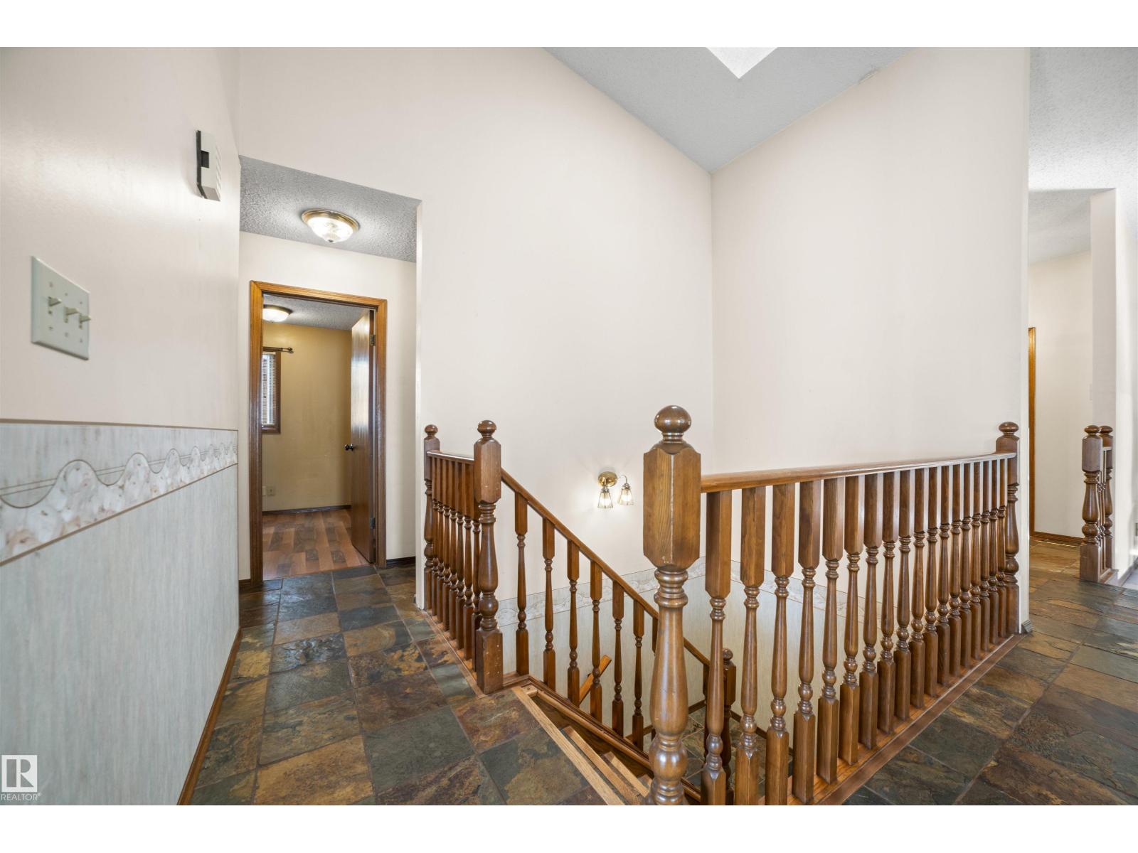 Photo 15 of 3308 42 A Av Nw, Edmonton AB