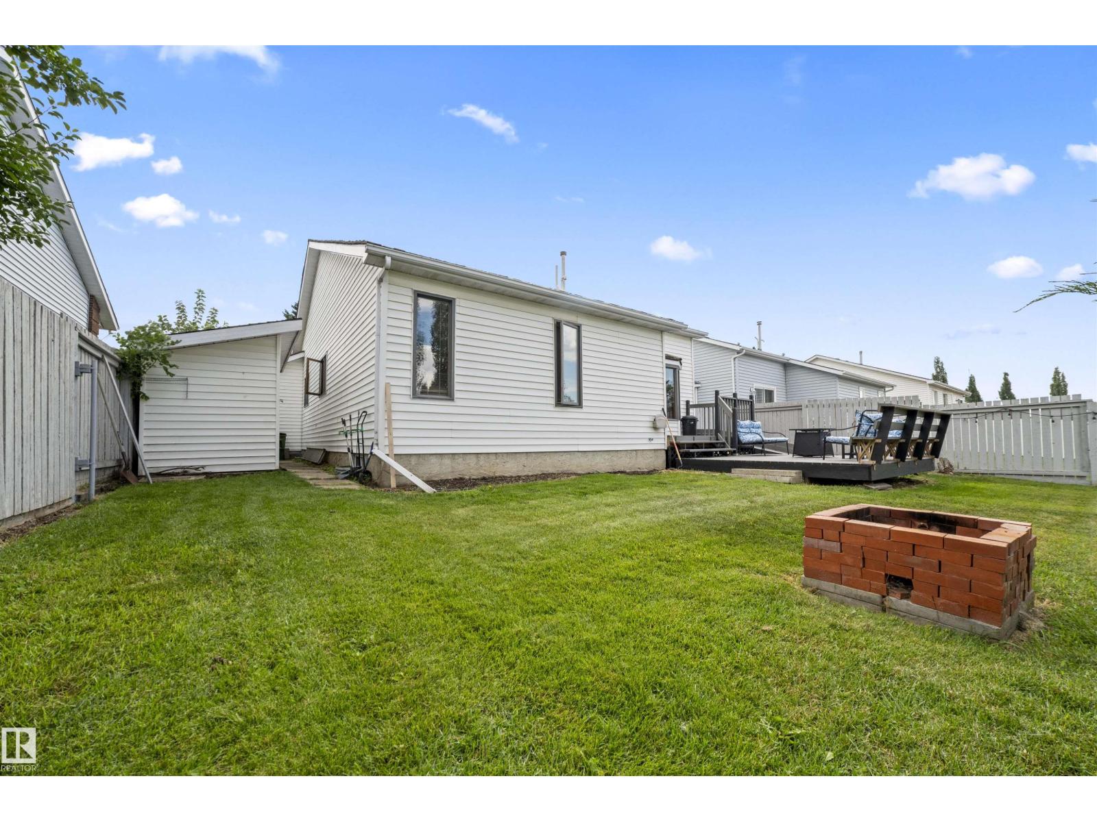 Photo 23 of 3308 42 A Av Nw, Edmonton AB
