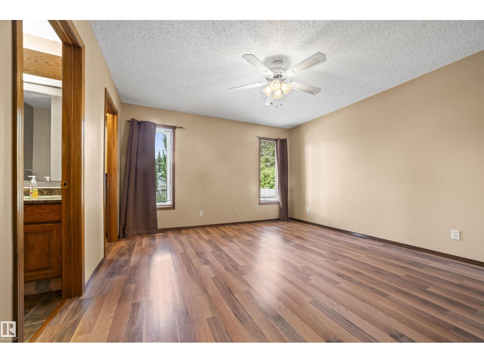 Photo 33 of 3308 42 A Av Nw, Edmonton AB