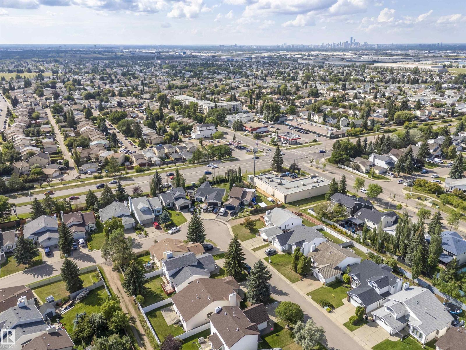 Photo 5 of 3308 42 A Av Nw, Edmonton AB