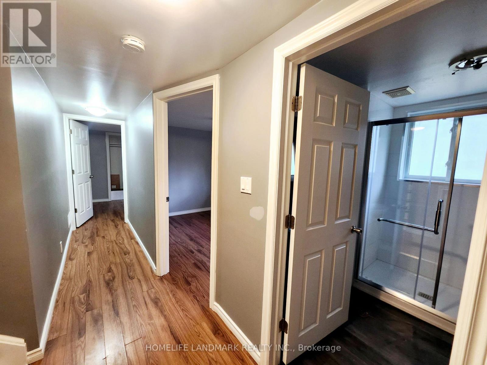 Photo 12 of 22 Oakmount Drive, St Catharines ON