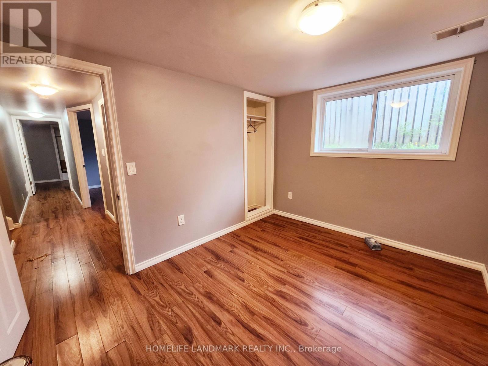 Photo 15 of 22 Oakmount Drive, St Catharines ON