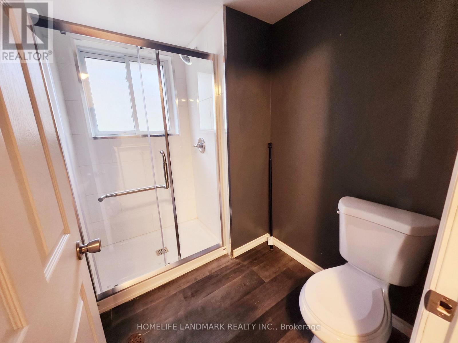 Photo 17 of 22 Oakmount Drive, St Catharines ON