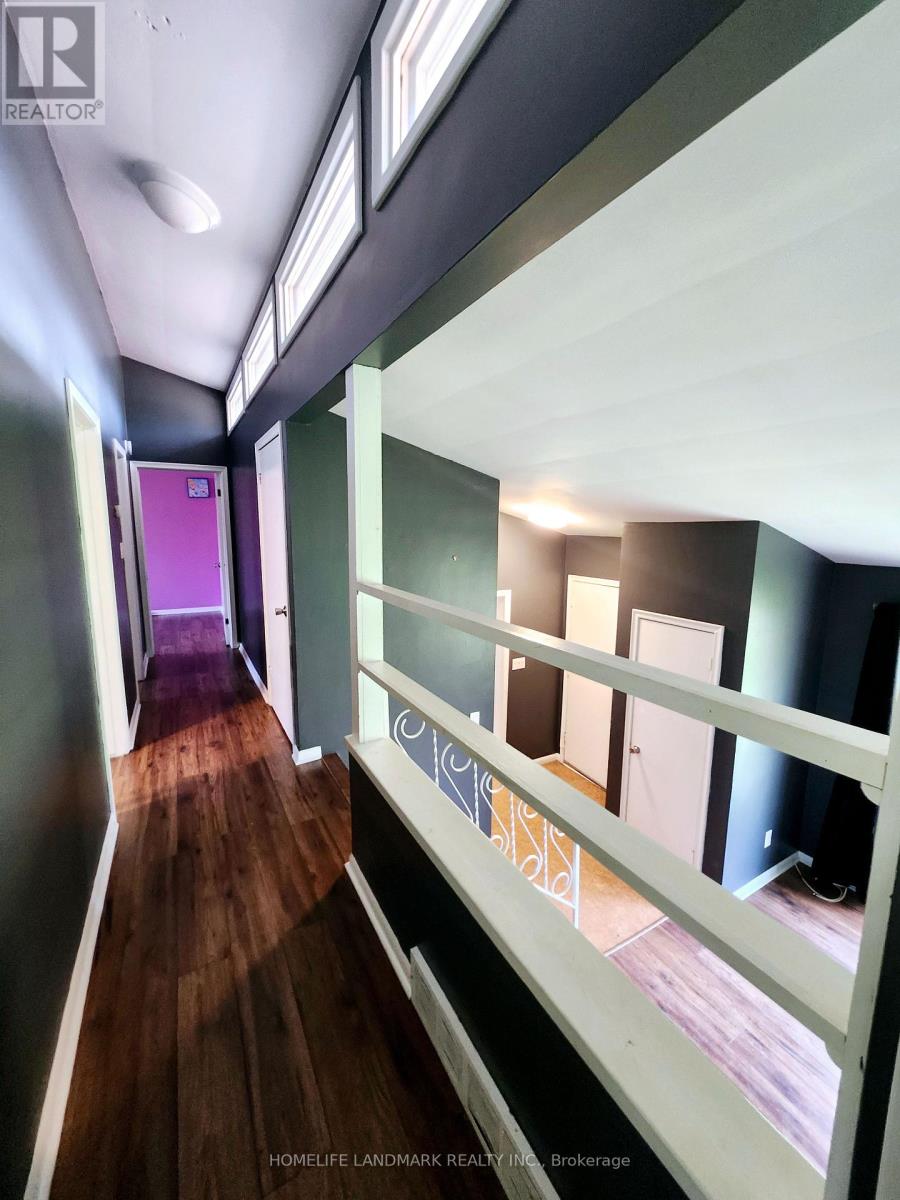 Photo 5 of 22 Oakmount Drive, St Catharines ON