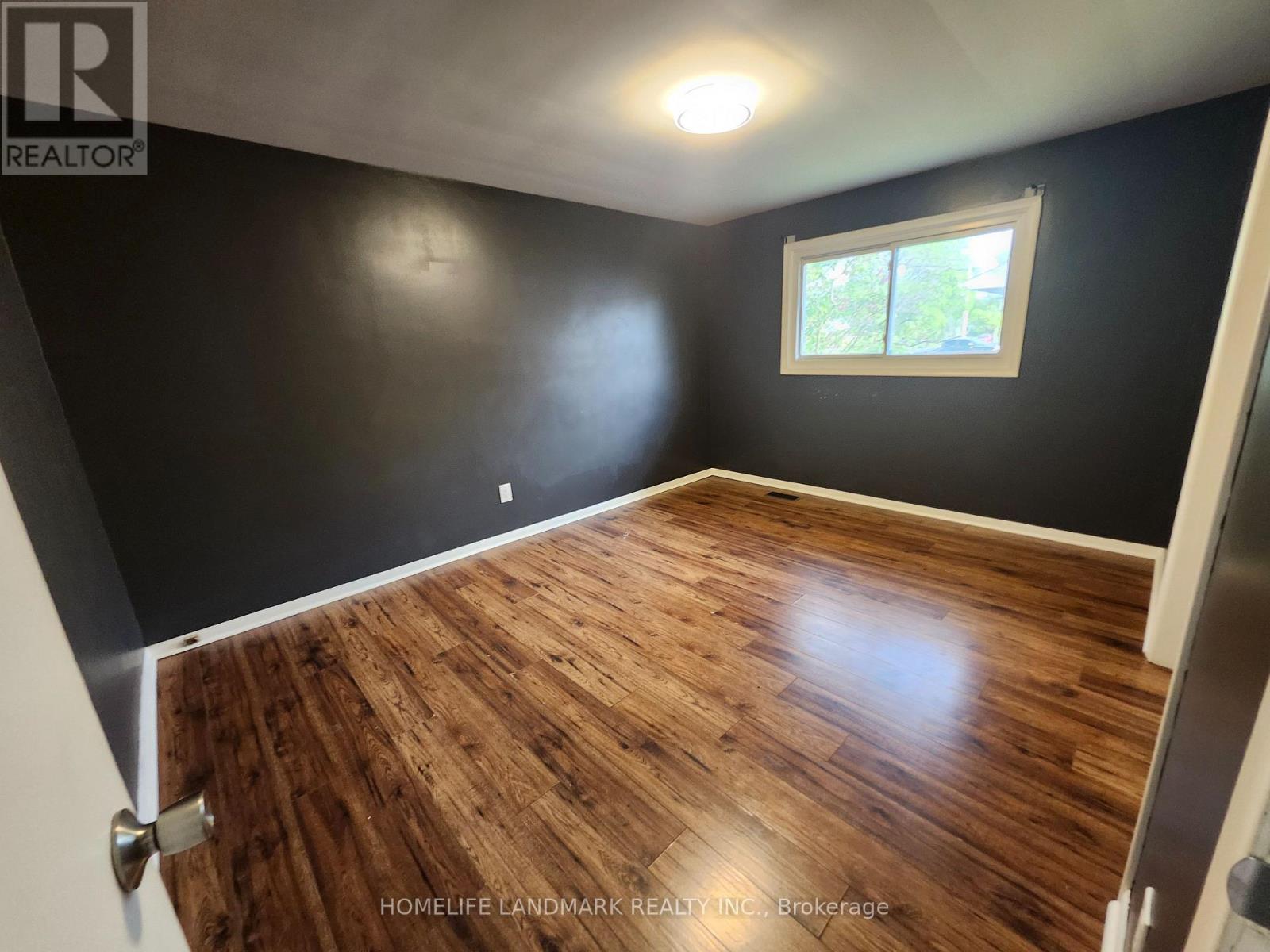 Photo 6 of 22 Oakmount Drive, St Catharines ON