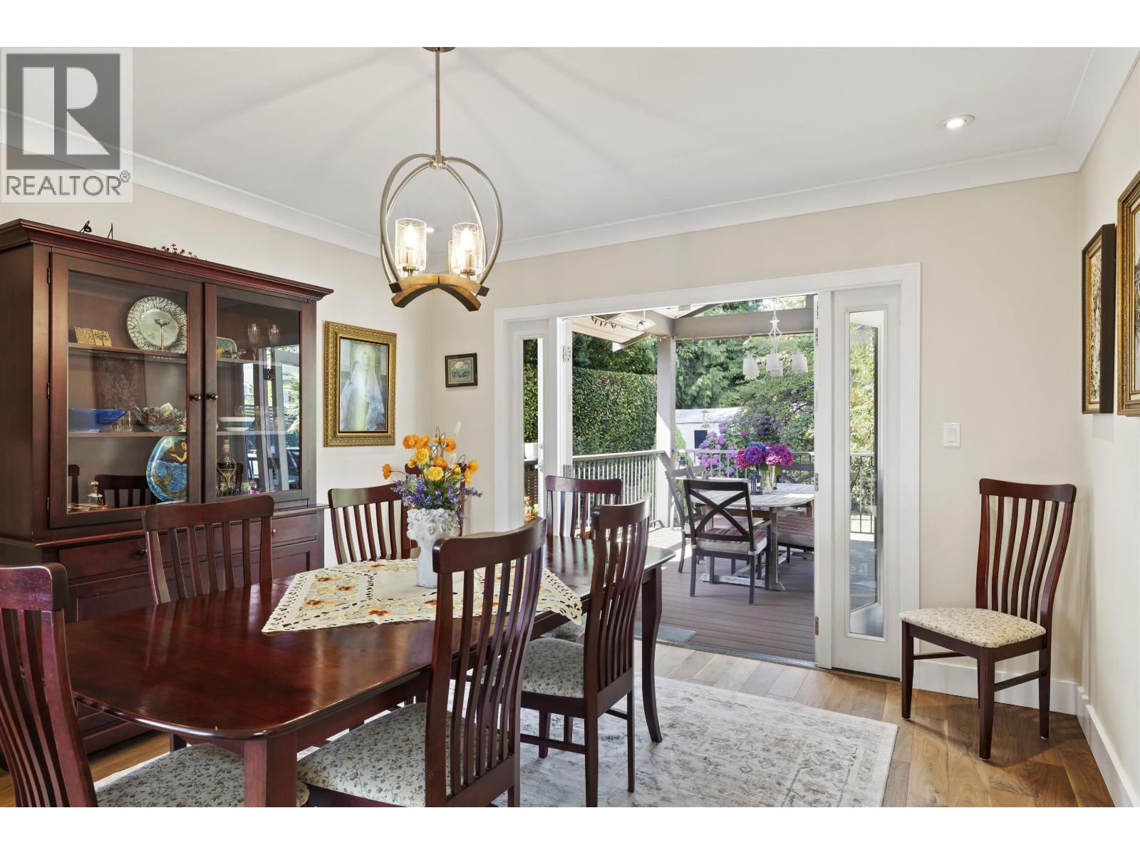 Photo 10 of 1175 Gordon Avenue, West Vancouver BC