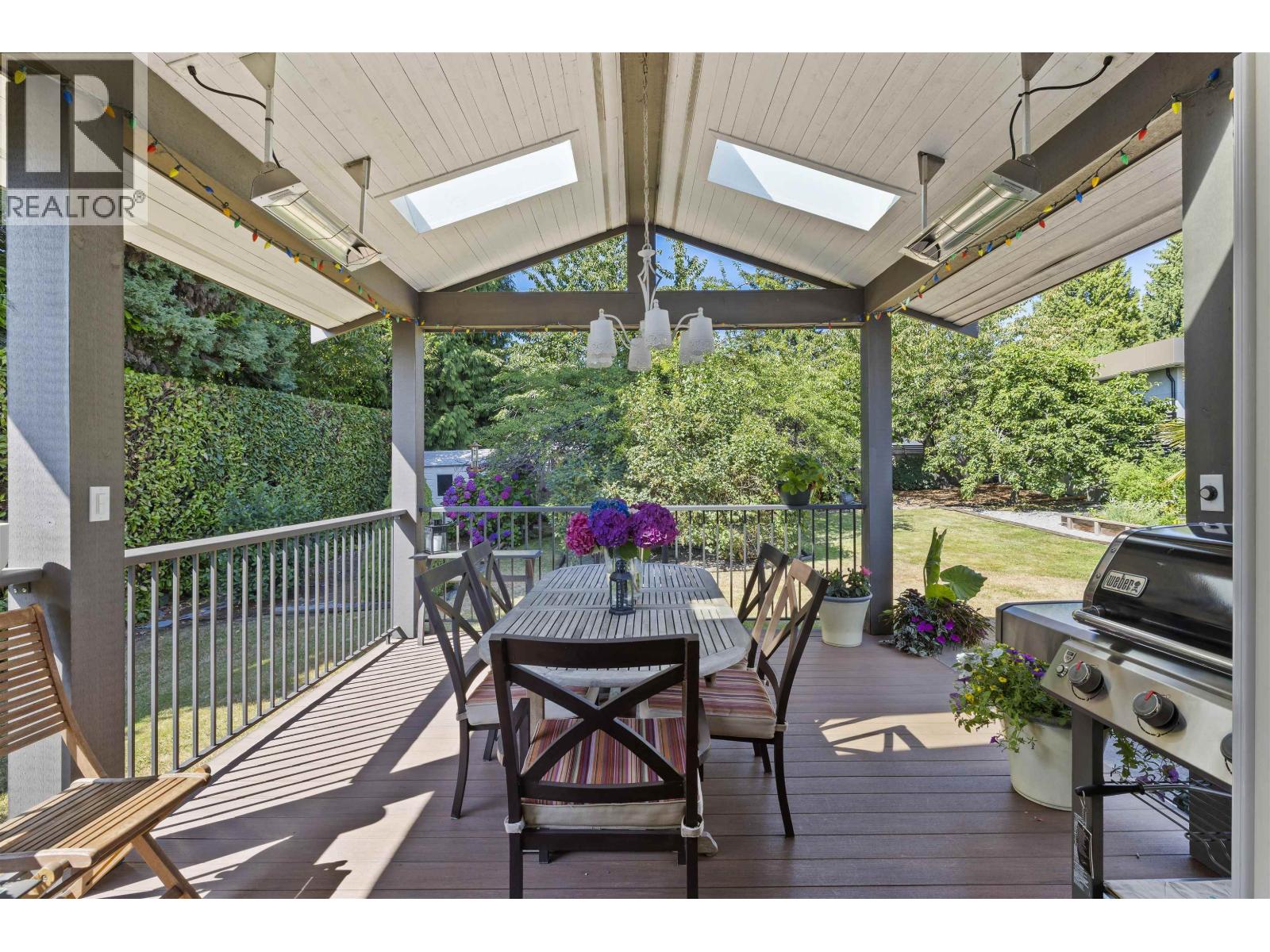 Photo 11 of 1175 Gordon Avenue, West Vancouver BC