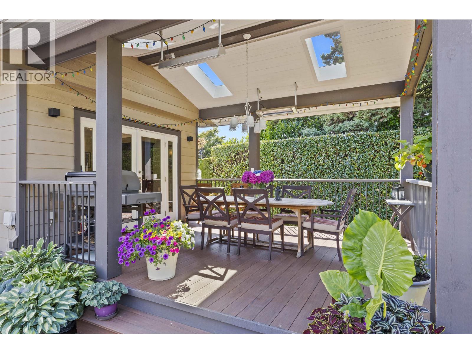 Photo 12 of 1175 Gordon Avenue, West Vancouver BC