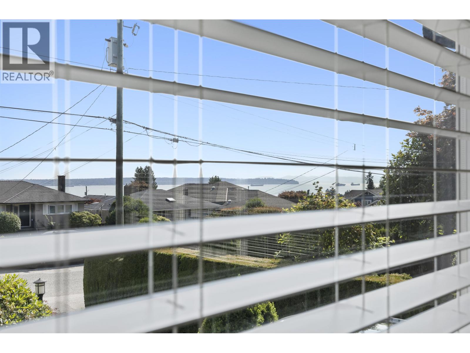 Photo 19 of 1175 Gordon Avenue, West Vancouver BC