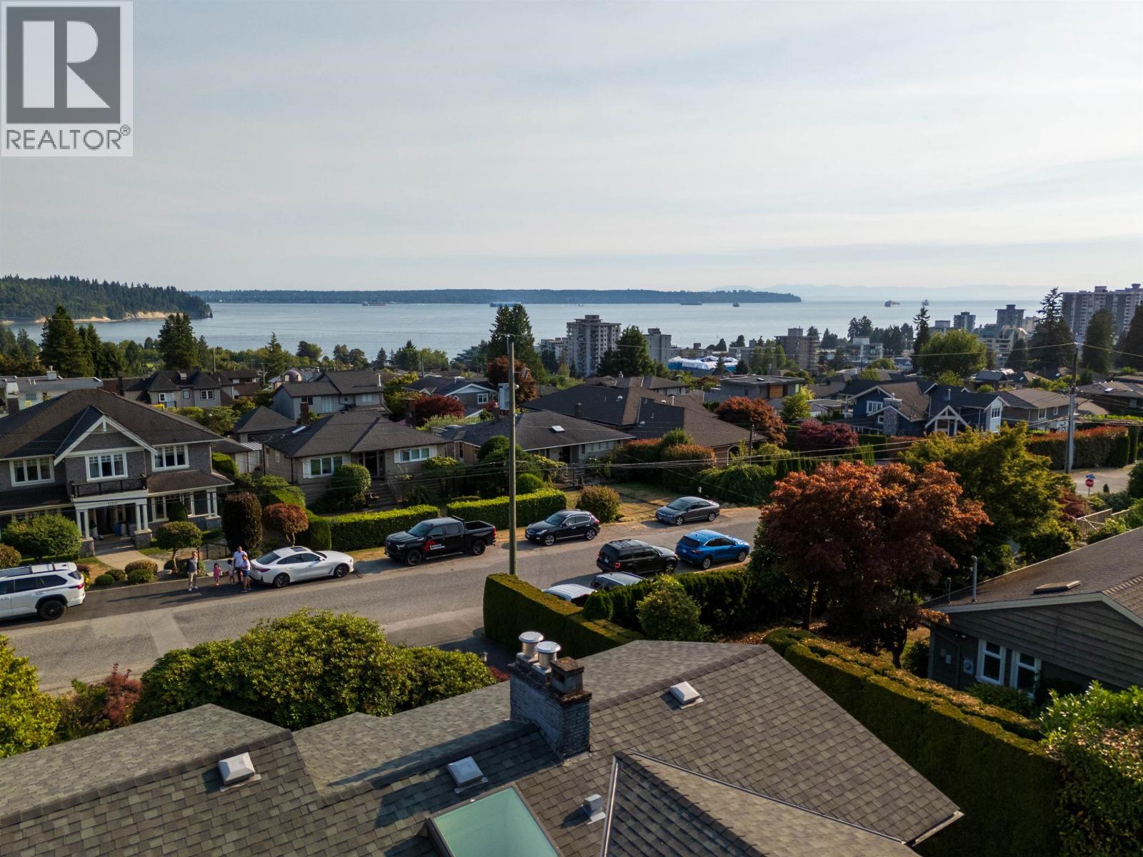 Photo 35 of 1175 Gordon Avenue, West Vancouver BC