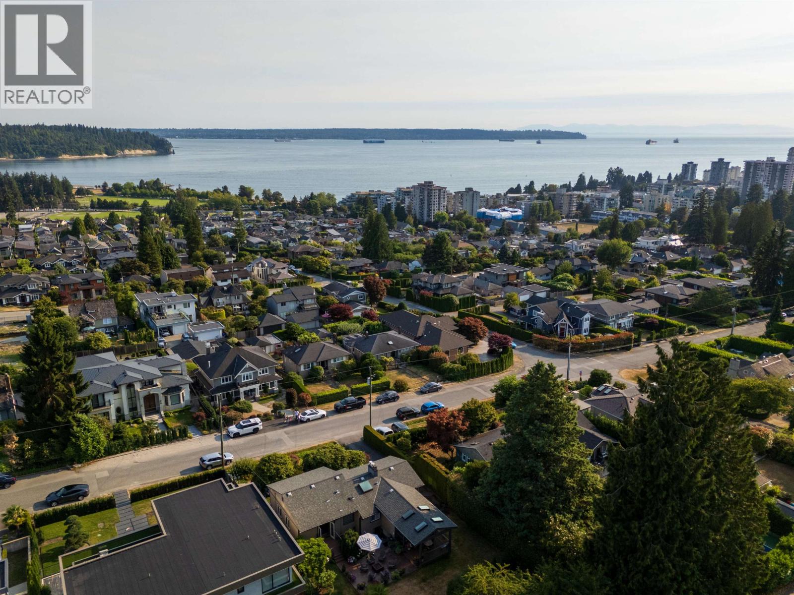 Photo 36 of 1175 Gordon Avenue, West Vancouver BC