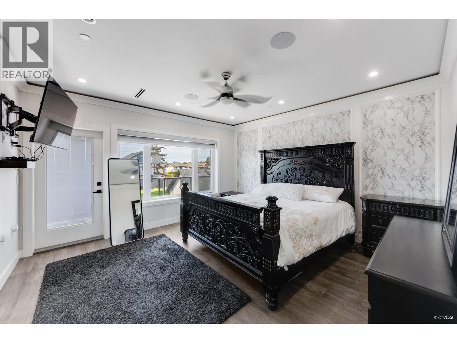 Photo 23 of 6913 Argyle Street, Vancouver BC