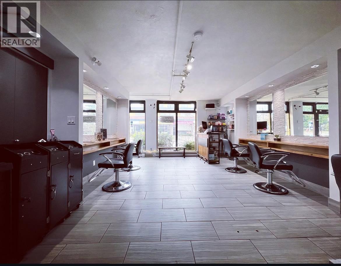 Photo 1 of 106 258 Sixth Street, New Westminster BC
