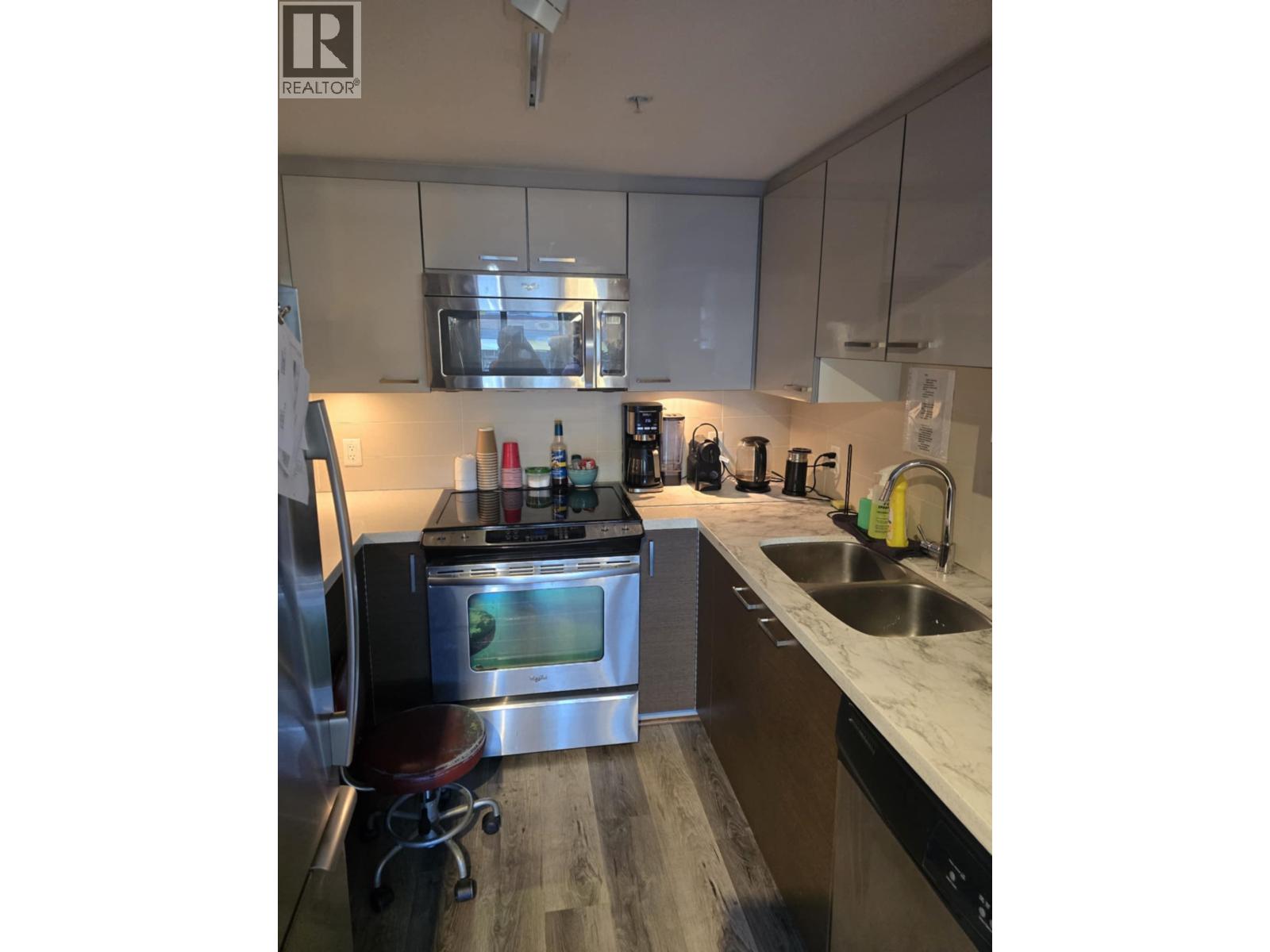 Photo 5 of 106 258 Sixth Street, New Westminster BC