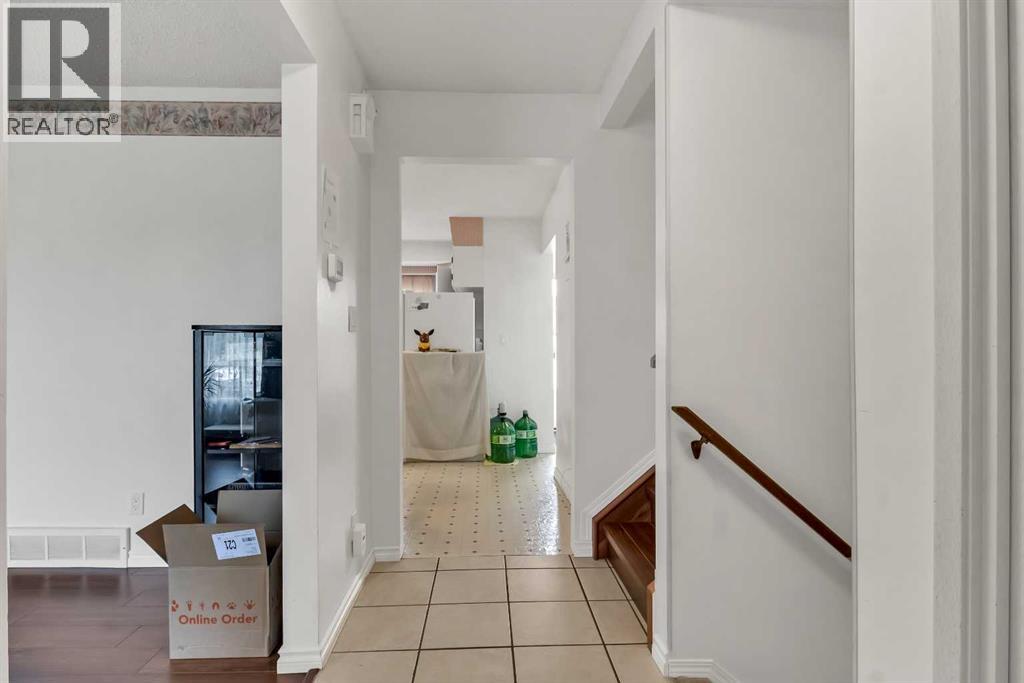 Single Family House 4 Level for Sale in  Temple Drive NE Temple Calgary 