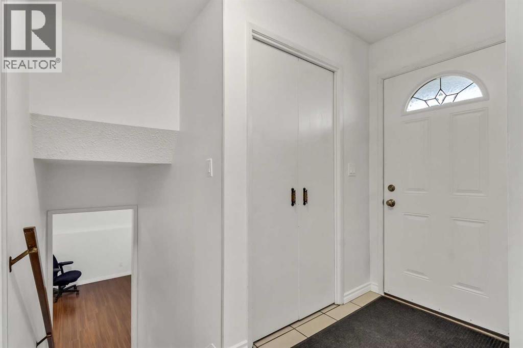 Single Family House 4 Level for Sale in  Temple Drive NE Temple Calgary 