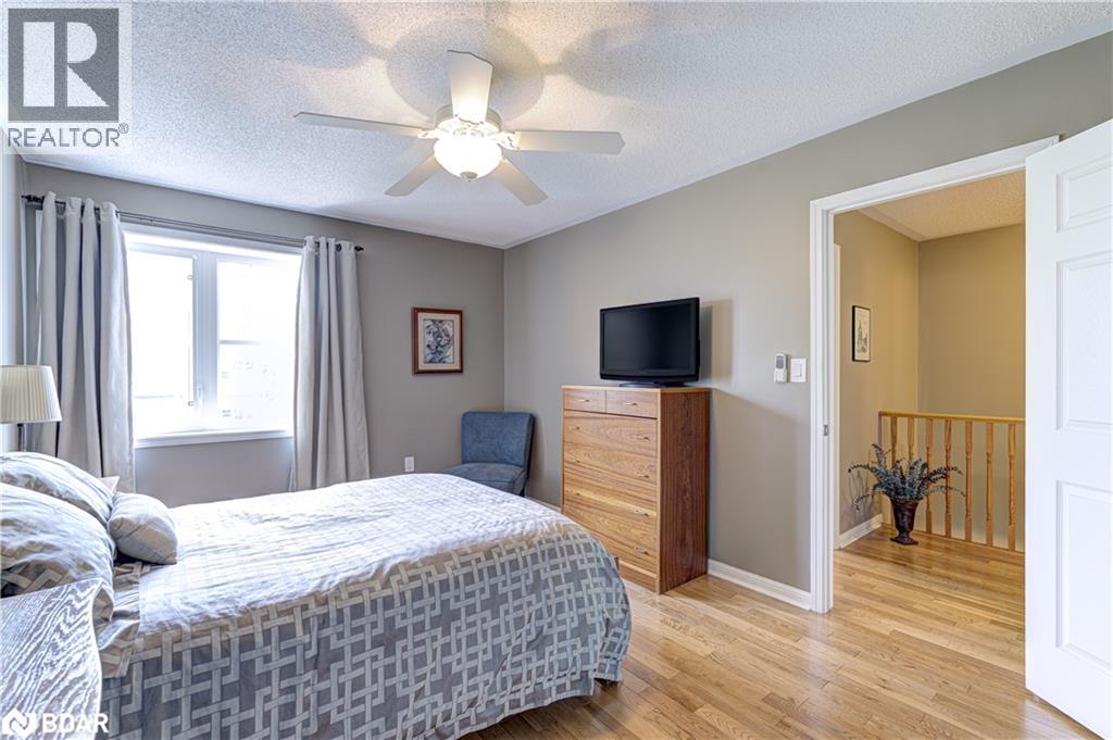 Photo 17 of 253 Wetenhall Landing, Milton ON