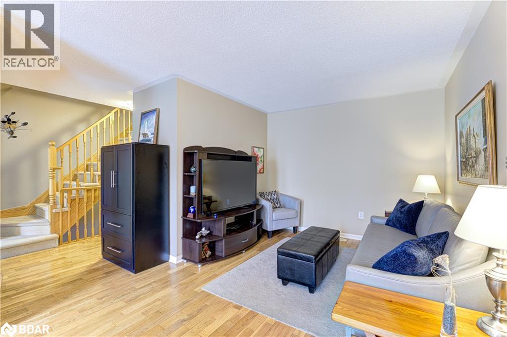 Photo 20 of 253 Wetenhall Landing, Milton ON
