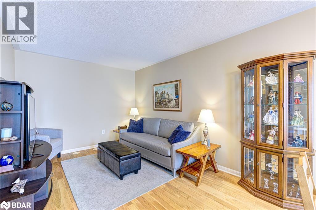 Photo 19 of 253 Wetenhall Landing, Milton ON