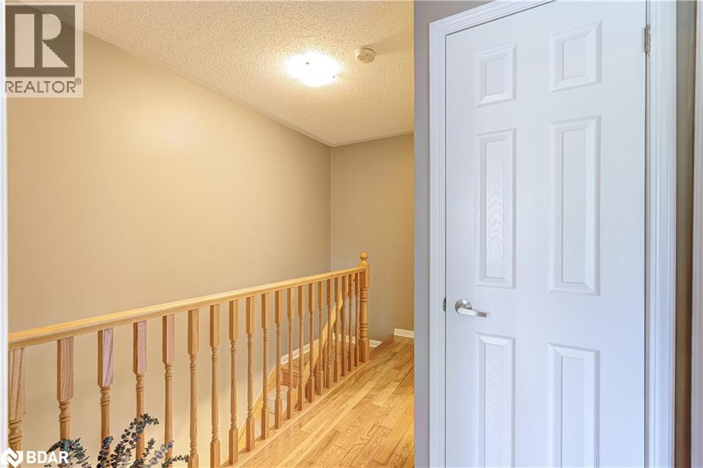 Photo 16 of 253 Wetenhall Landing, Milton ON