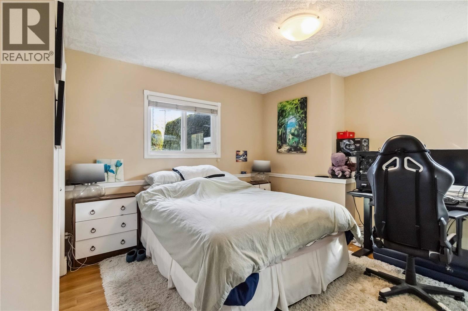 Photo 7 of 806 Old Esquimalt Rd, Esquimalt BC