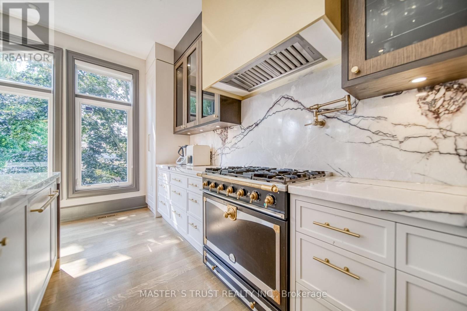Photo 33 of 15 Ames Circle, Toronto ON