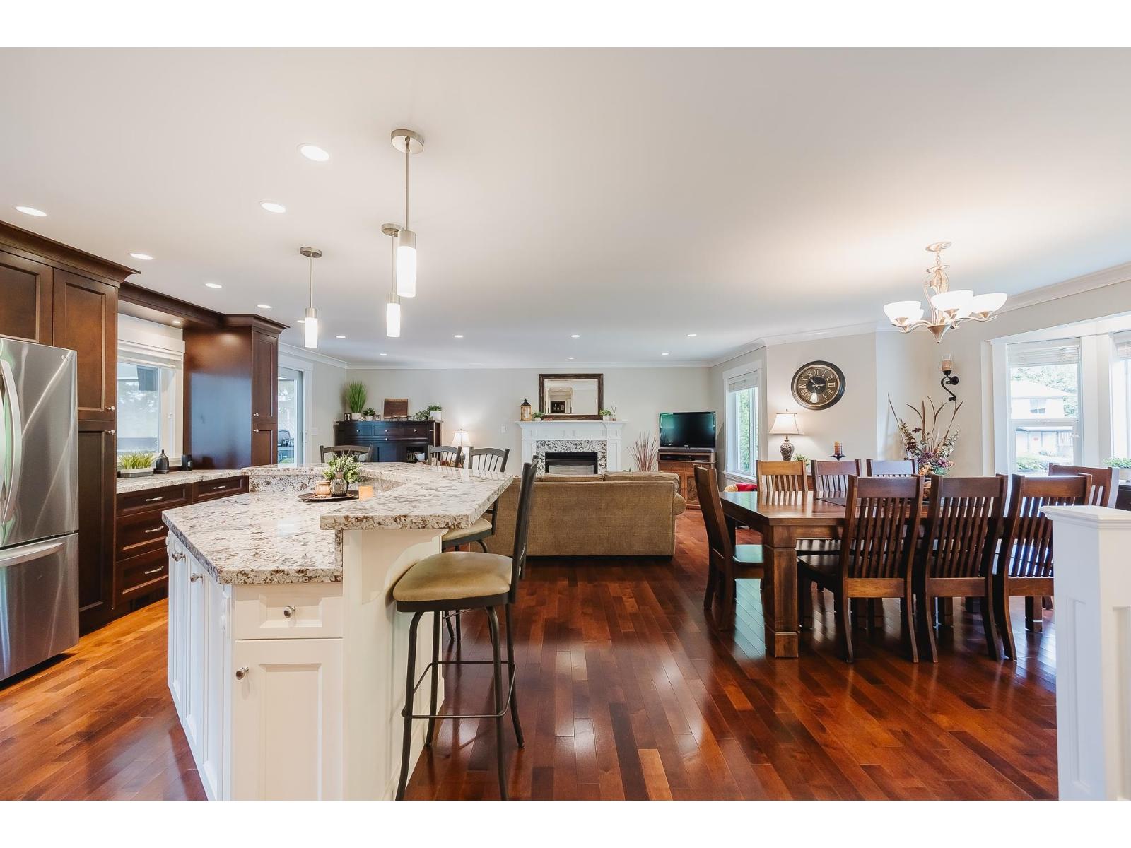 Photo 8 of 6347 183 Street, Surrey BC