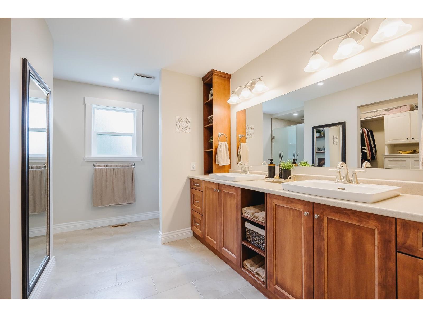 Photo 14 of 6347 183 Street, Surrey BC