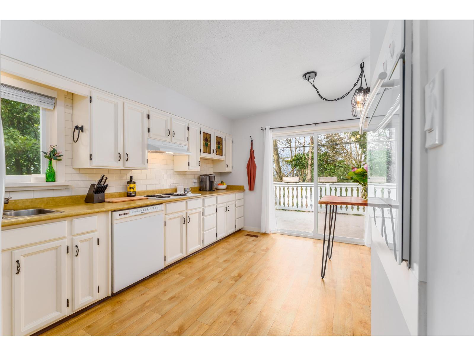 Photo 11 of 34777 Mt Blanchard Drive, Abbotsford BC