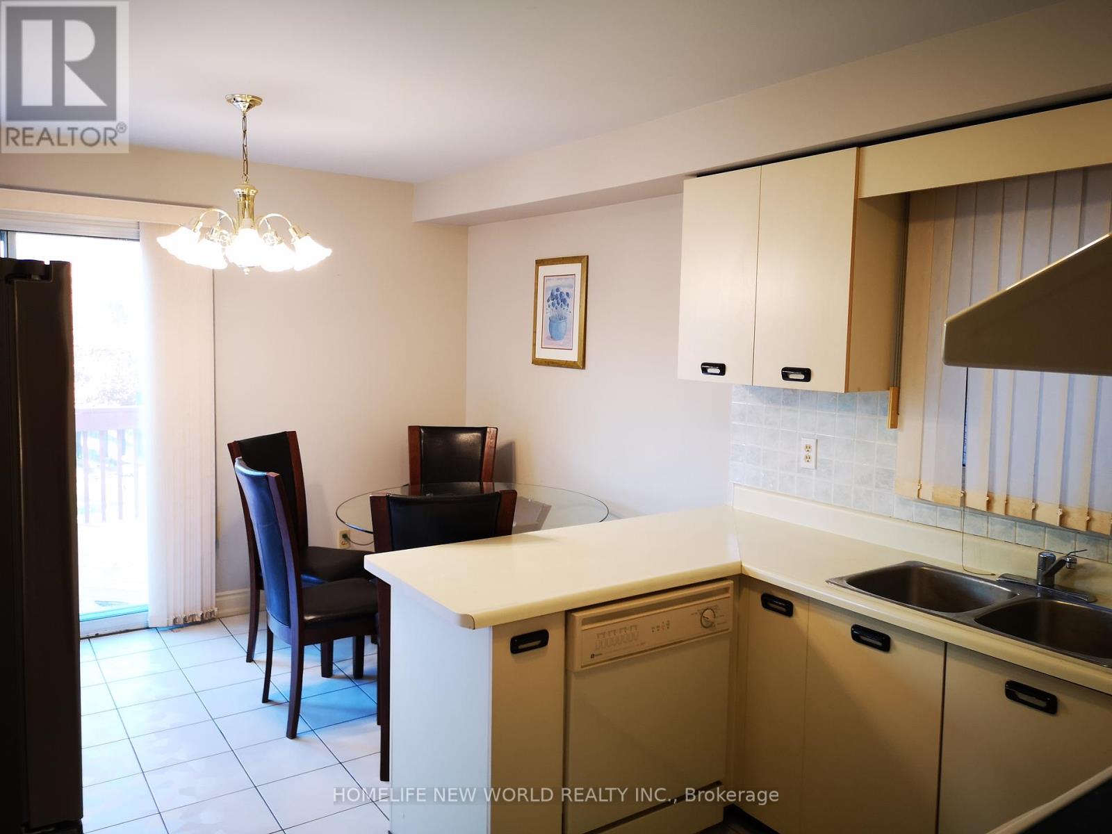 Photo 24 of 4471 Weeping Willow Drive, Mississauga ON