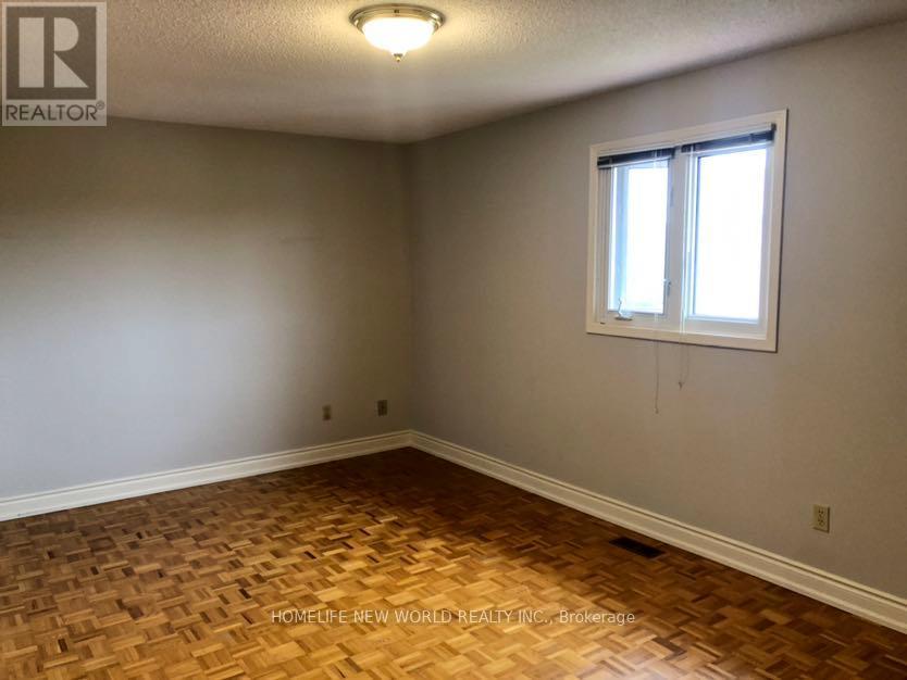Photo 19 of 4471 Weeping Willow Drive, Mississauga ON