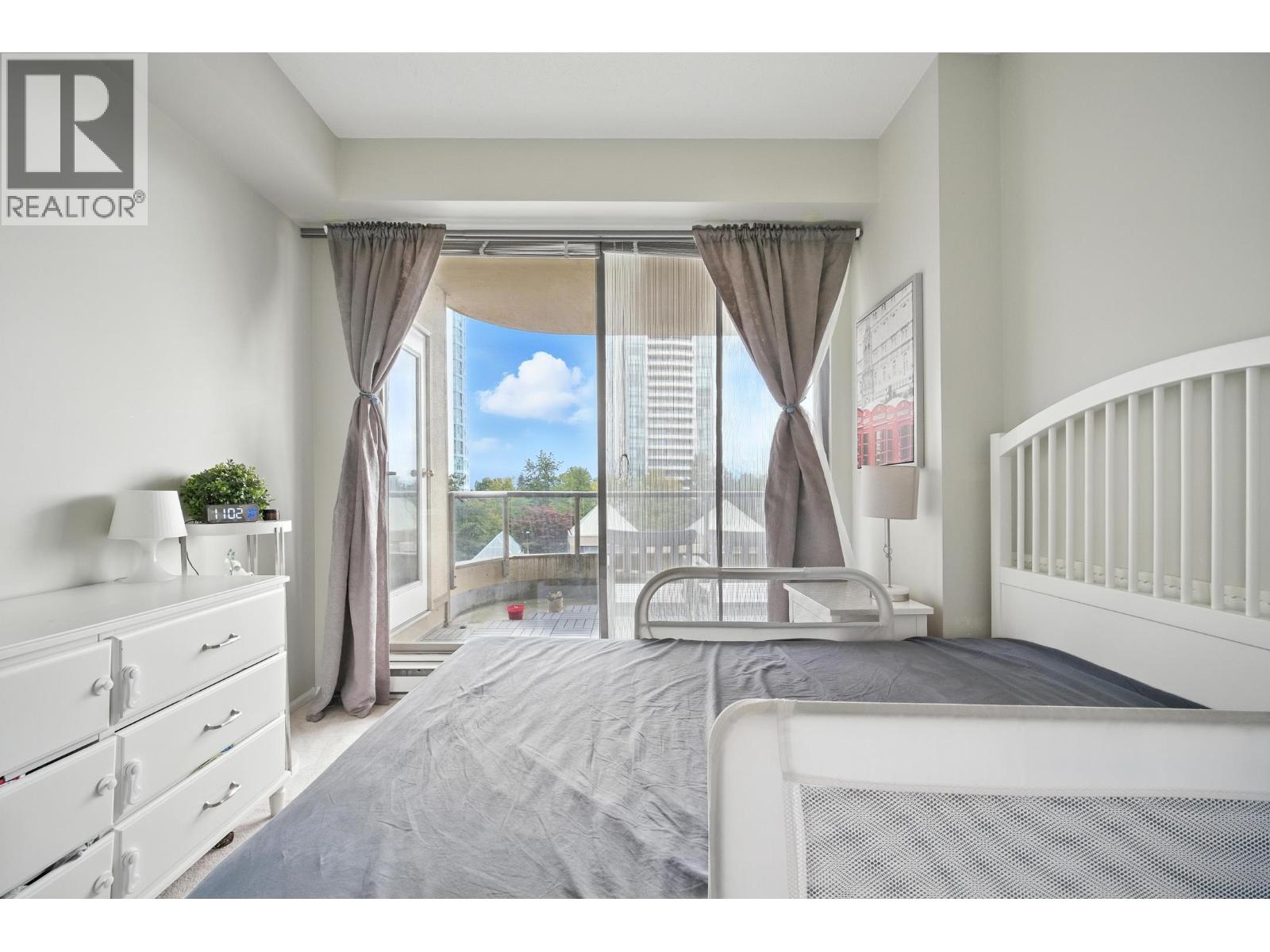 Photo 11 of 400 5967 Wilson Avenue, Burnaby BC