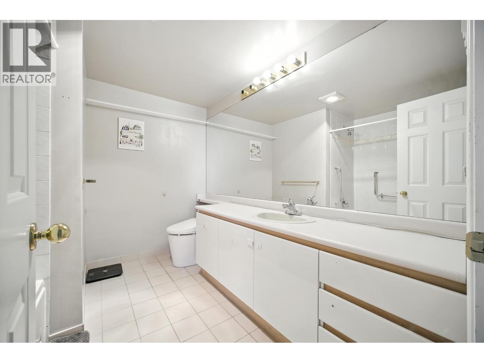 Photo 16 of 400 5967 Wilson Avenue, Burnaby BC