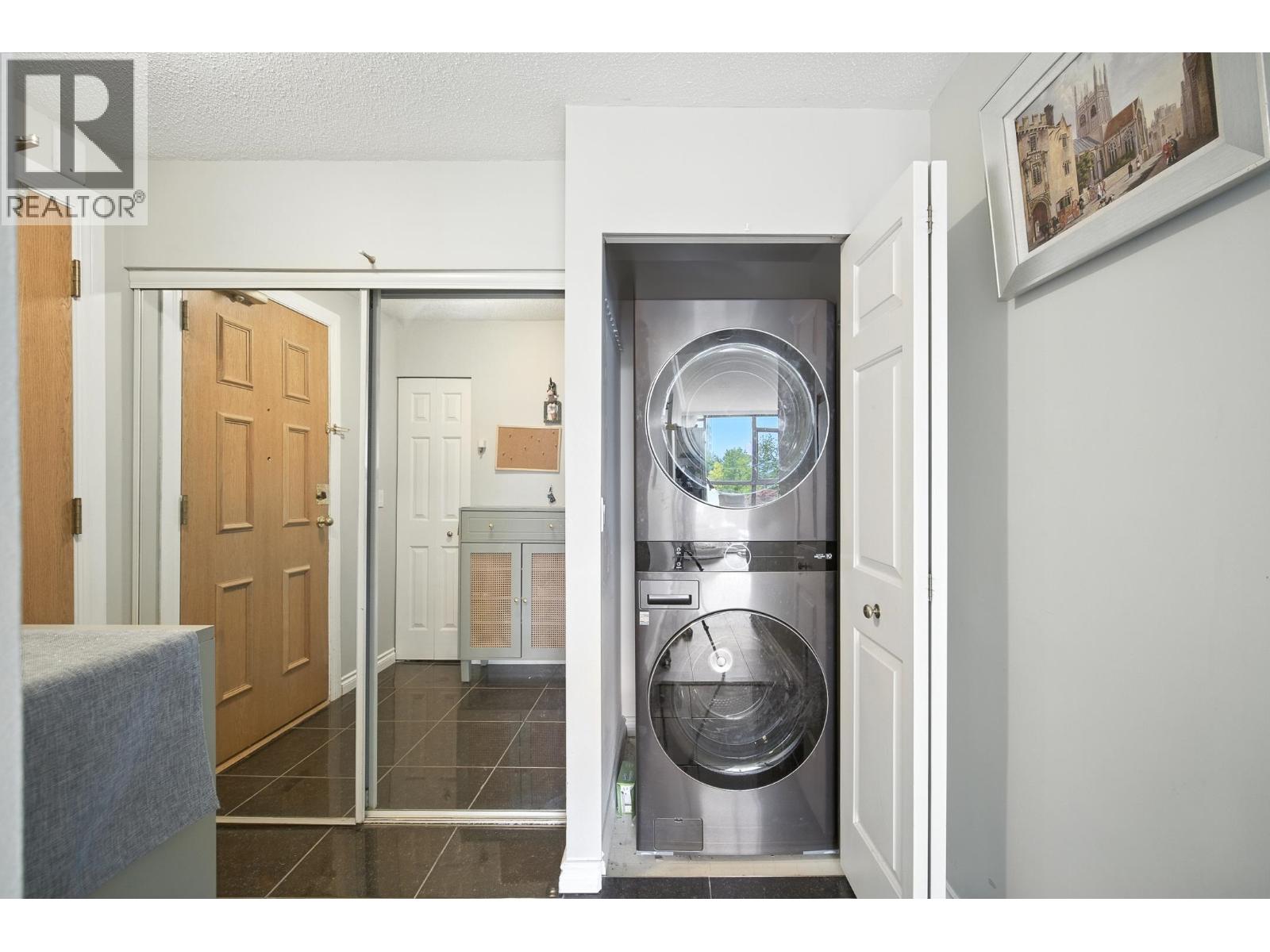 Photo 9 of 400 5967 Wilson Avenue, Burnaby BC