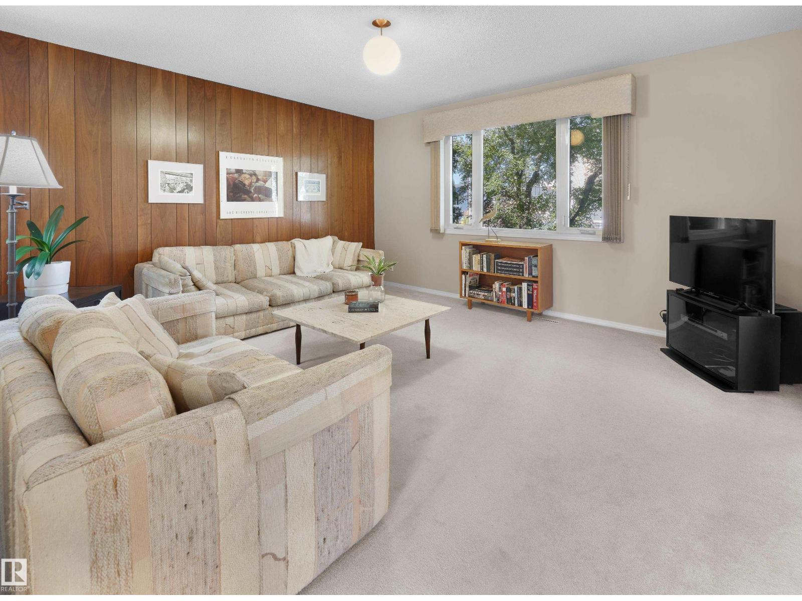 Photo 14 of 3523 113 B St Nw, Edmonton AB