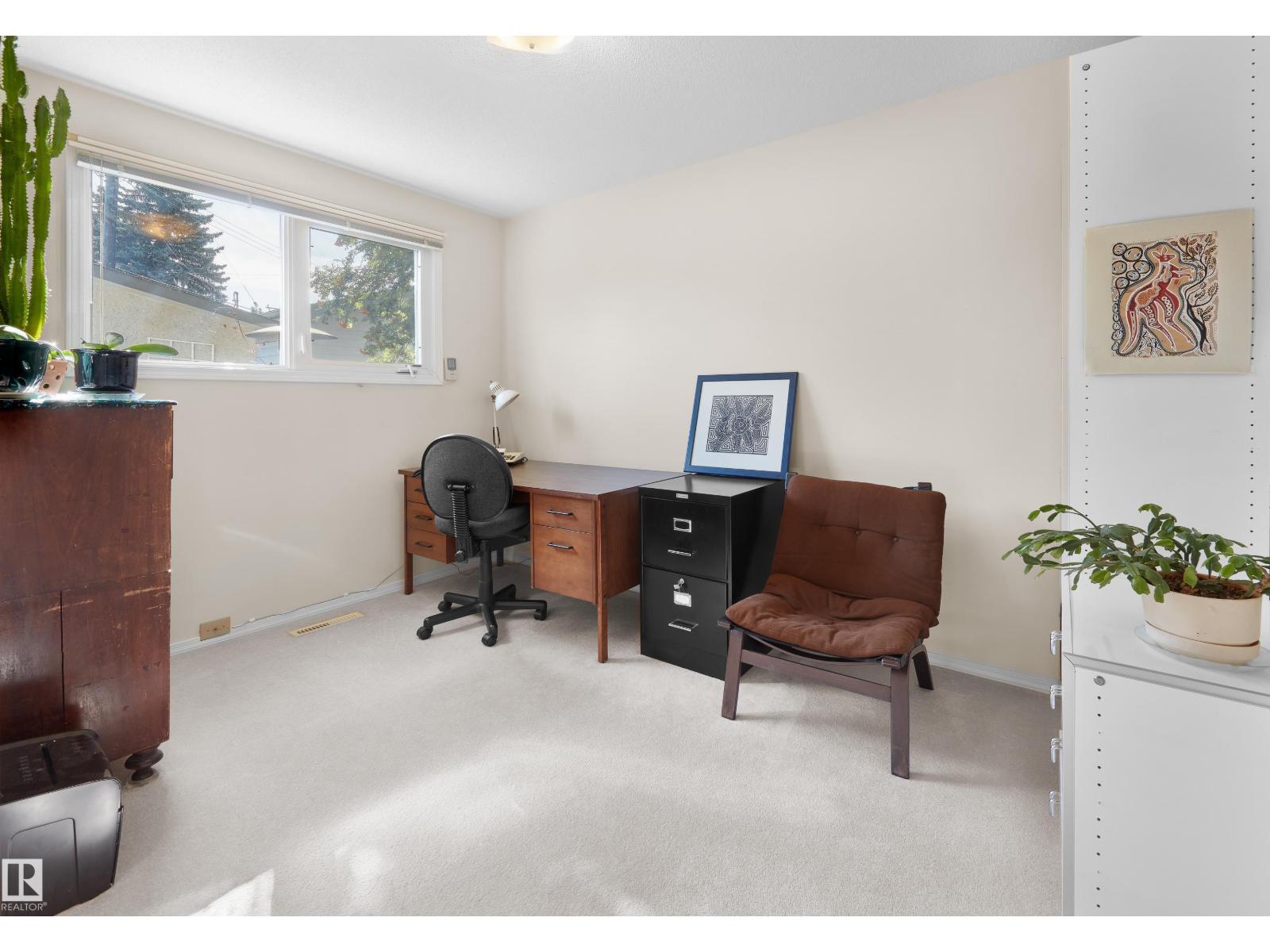 Photo 15 of 3523 113 B St Nw, Edmonton AB