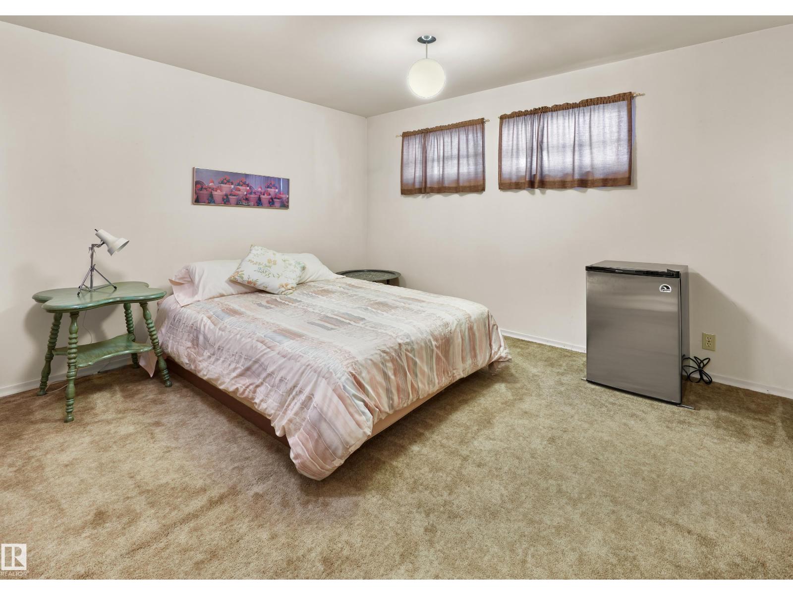 Photo 22 of 3523 113 B St Nw, Edmonton AB